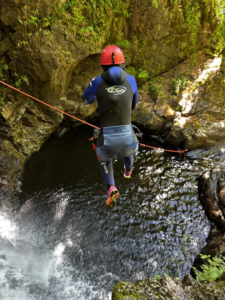 Afficher la photo 2 de Canyoning